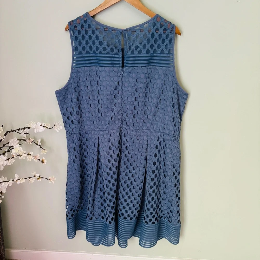 Lane Bryant Crochet Mesh Fit and Flare Dress Size 24 - Picture 7 of 8